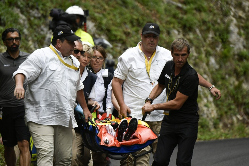 The Australian had to be carried off on a stretcher and was fitted with a neck brace ©Getty Images