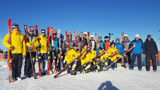 A FIS development programme Alpine skiing training camp is underway in El Colorado ©FIS