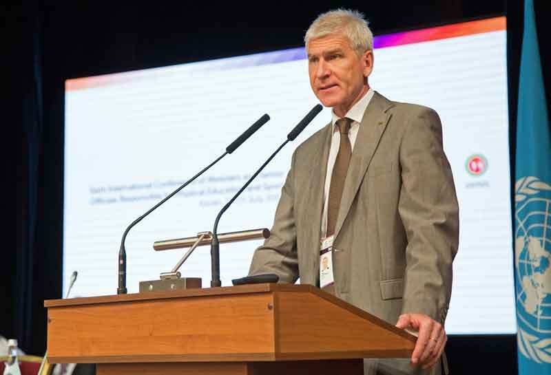 FISU President delivers speech at prestigious UNESCO conference