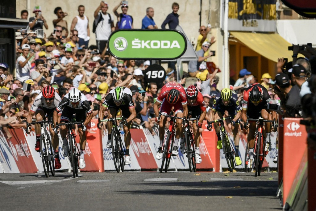 Matthews survives crosswinds to sprint to Tour de France stage win 