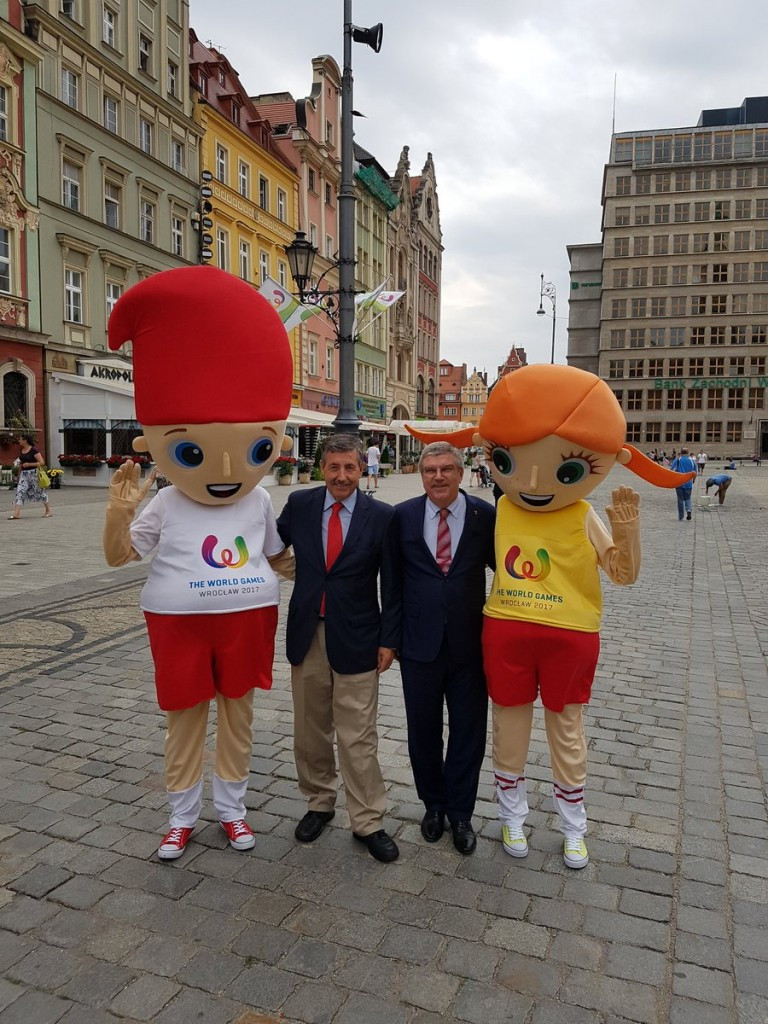 IOC President Thomas Bach, inside right, arrived in Wrocław this morning ©IOC Media