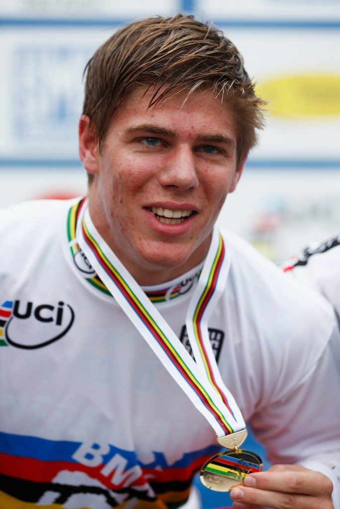 Smulders claims UCI BMX Supercross World Cup victory from Willoughby after photo finish