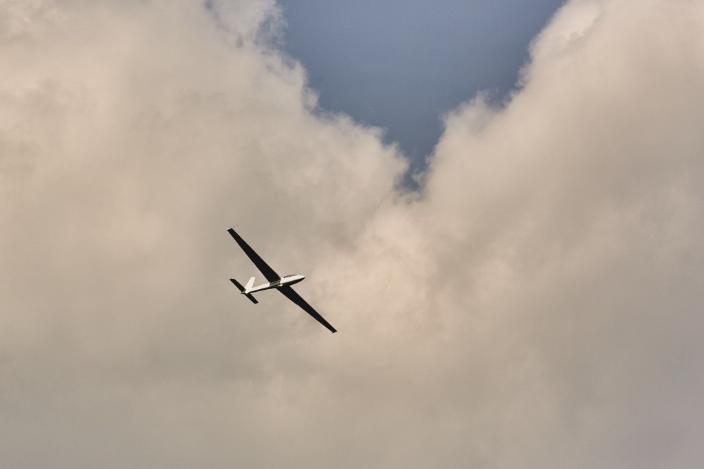 Hungary's Ference Toth claimed the glider acrobatics title today ©IWGA
