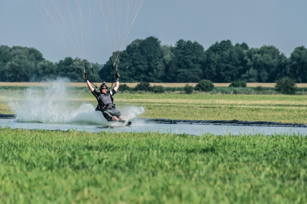 Poland secured gold and bronze in the men's paramotor final ©IWGA