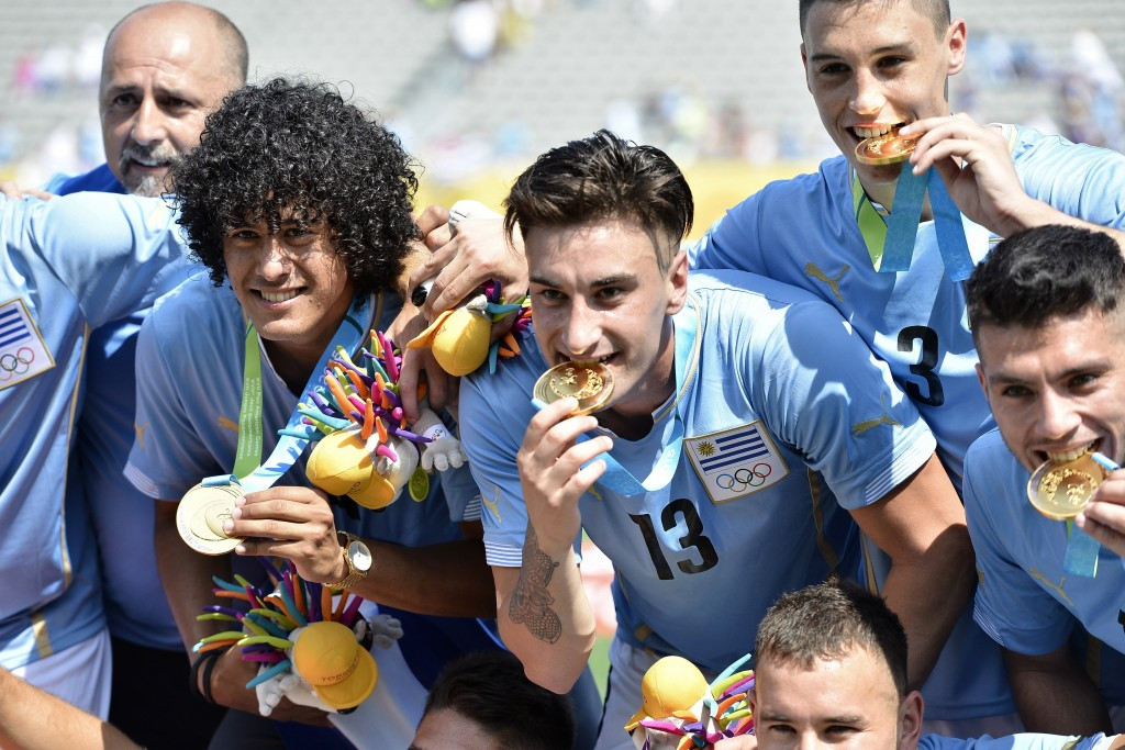 Uruguay's team celebrated winning their country's first Pan American Games gold since 2003 ©AFP/Getty Images
