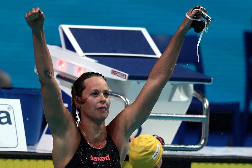 Federica Pellegrini celebrates victory in the 200m freestyle ©Getty Images