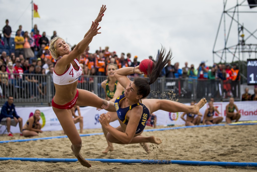 The women's beach handball competition continued with preliminary round matches ©IWGA
