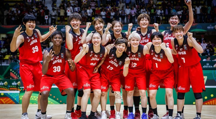 Japan held off a late fightback from Australia to clinch their third consecutive title ©FIBA