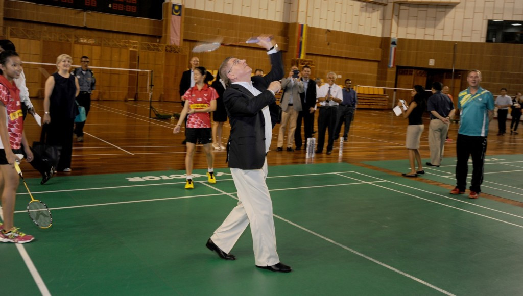 Thomas Bach played a rally with BWF President Poul-Erik Høyer, the 1996 Olympic singles gold medallist, during his visit to the Badminton Association of Malaysia's National Training Centre 
