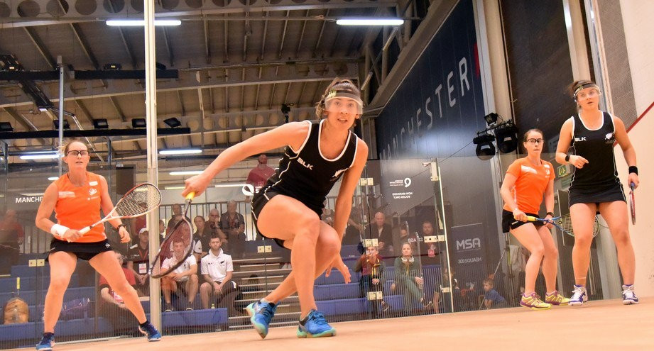 Joelle King and Amanda Landers-Murphy began with victory in Manchester ©Twitter/WSF