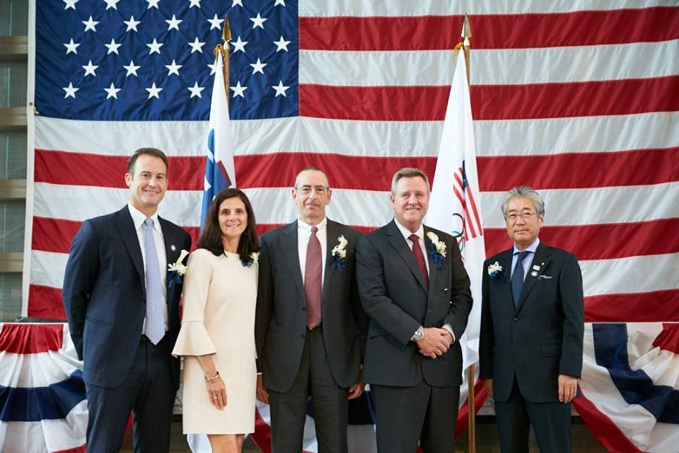 Tokyo American Club Olympic committee chair Dean Rogers, USOC chief marketing officer Lisa Baird, Tokyo American Club President Mike Alfant, USOC chief executive Scott Blackmun and Japanese Olympic Committee President Tsunekazu Takeda all took part in the launch ©Tokyo American Club