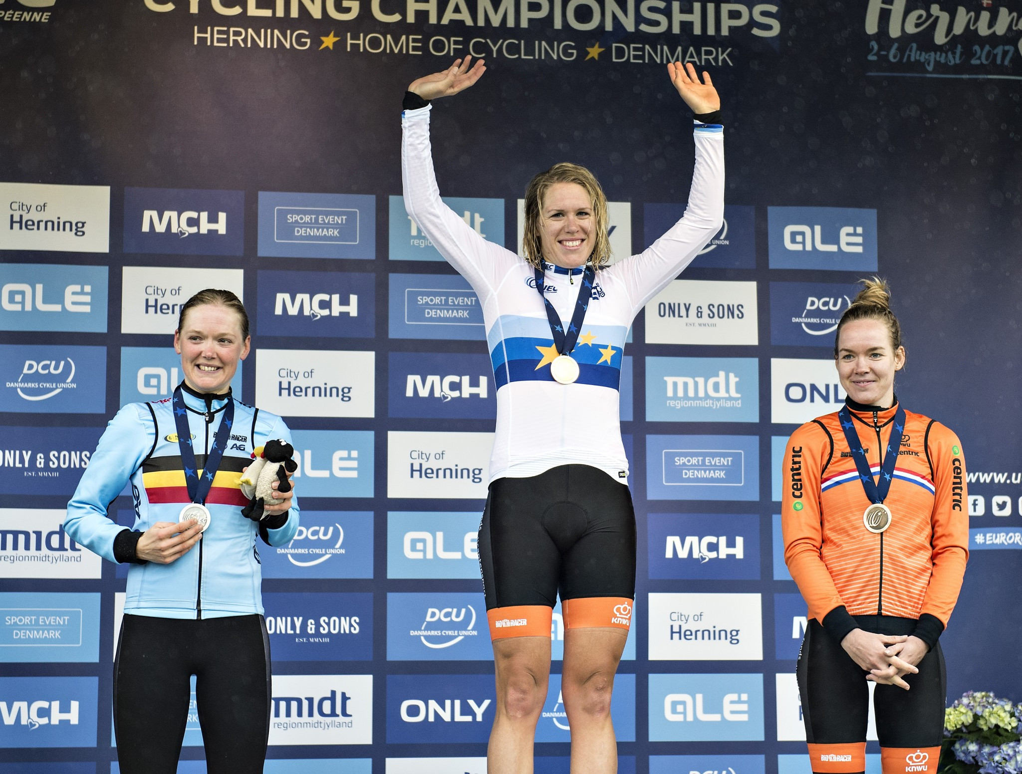 Ellen van Dijk of The Netherlands successfully defended her women's time trial title ©Getty Images