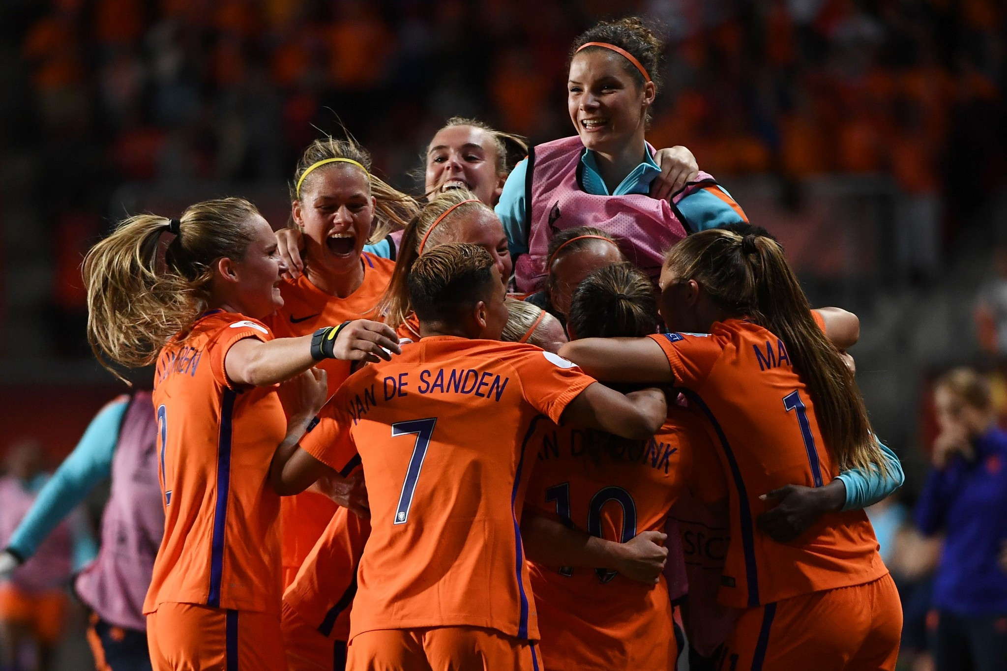 Dutch hosts through to final of UEFA Women's European Championships