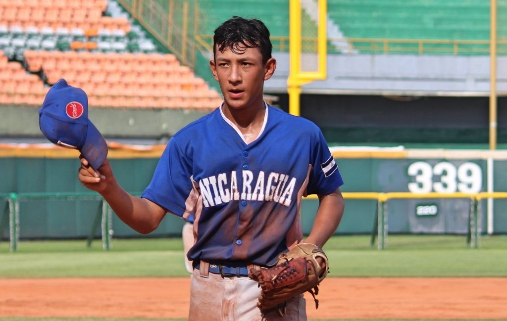 Nicaragua earned their first super round win as they beat Mexico ©WBSC