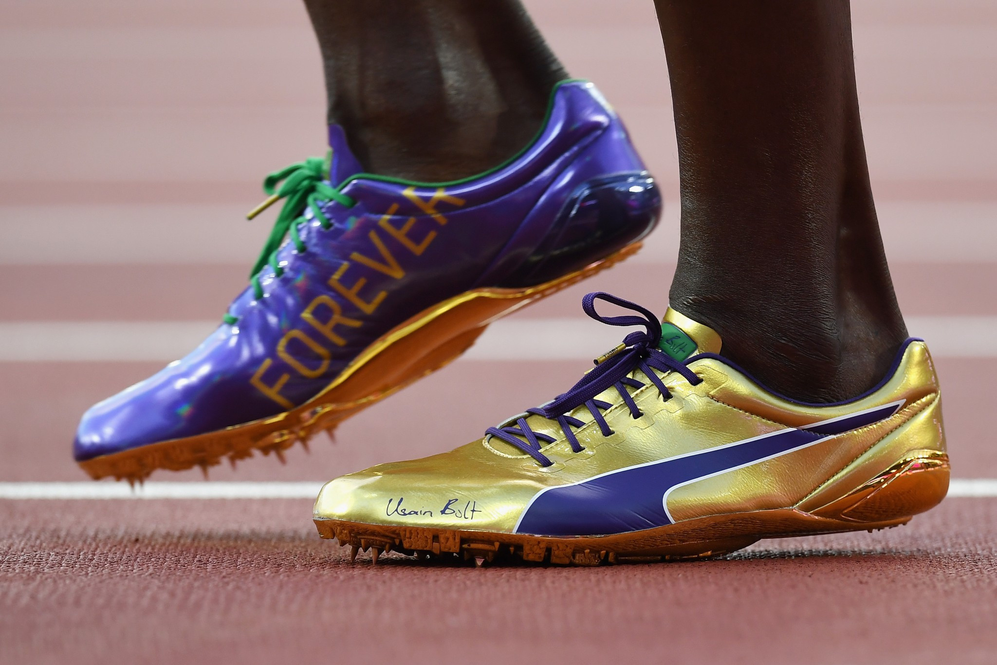 Usain Bolt sported special shoes before his 100m semi-final ©Getty Images