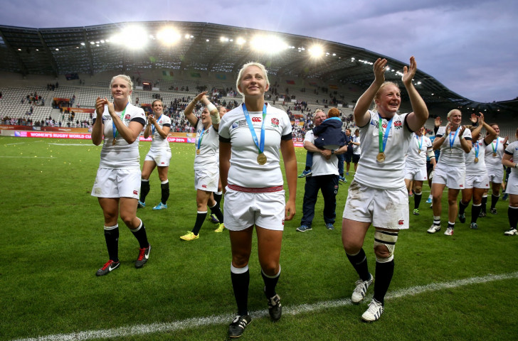 England acknowledge the applause of their fans after winning the last Women's Rugby World Cup in Paris three years ago to end New Zealand's run of four consecutive victories ©Getty Images