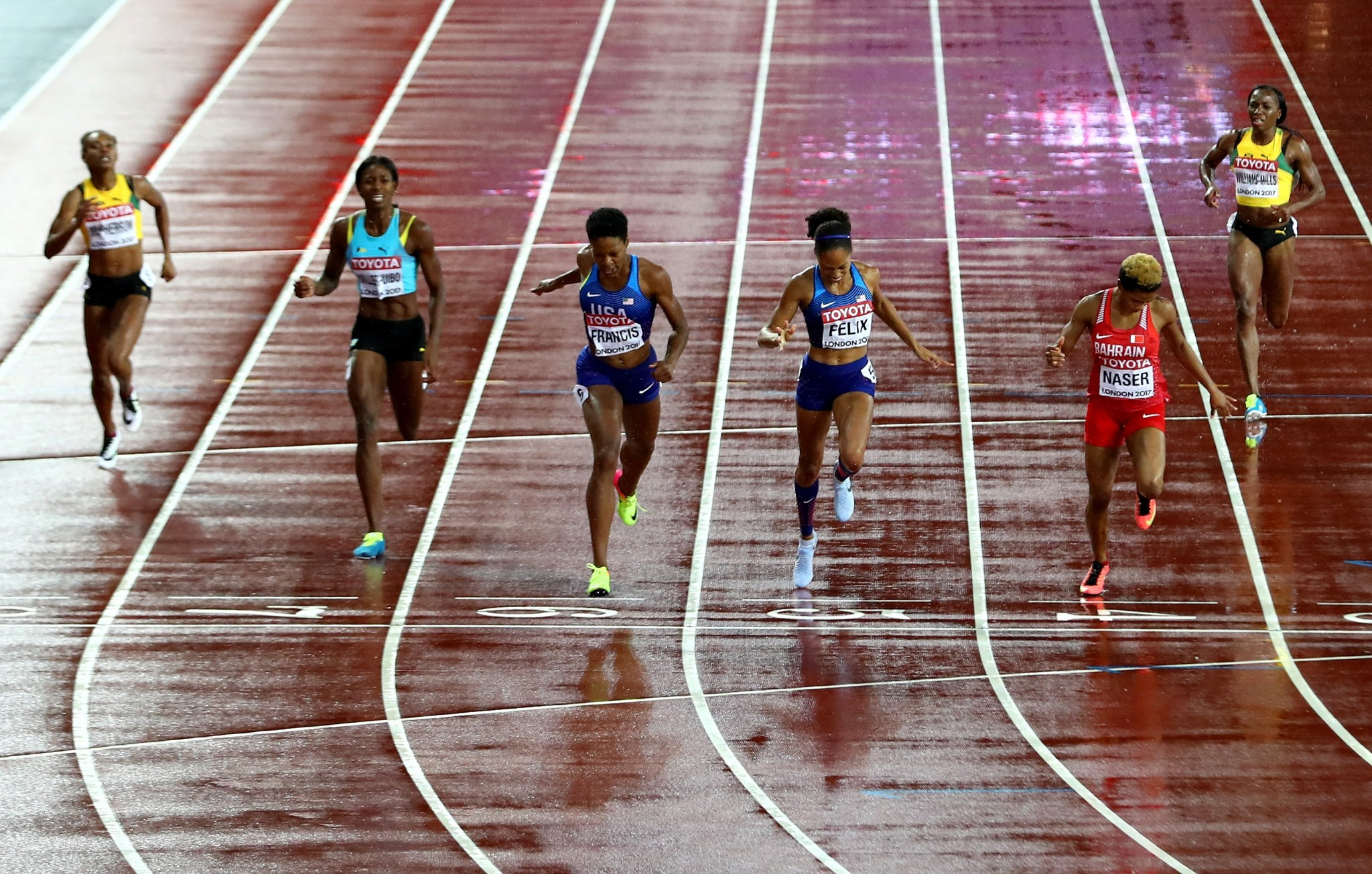 Phyllis Francis of the United States capitalised on Miller-Uibo's mistake to seal the gold medal ©Getty Images 