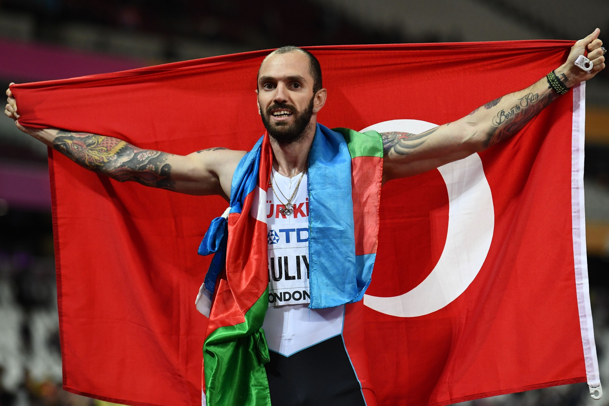 Guliyev stuns van Niekerk with shock 200m victory at IAAF World Championships