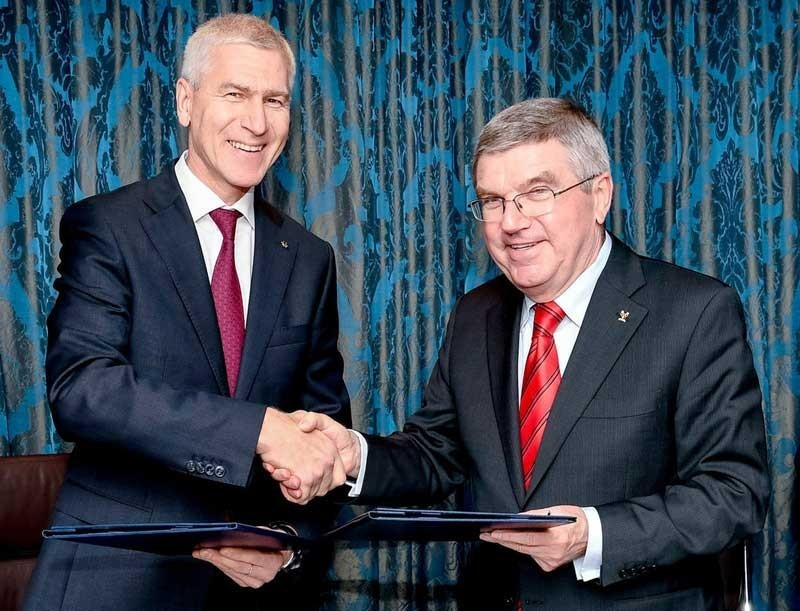 Oleg Matytsin, left, President of the International University Sports Federation, meets IOC President Thomas Bach at last month’s World Games to discuss ongoing co-operation between their organisations ©FISU 