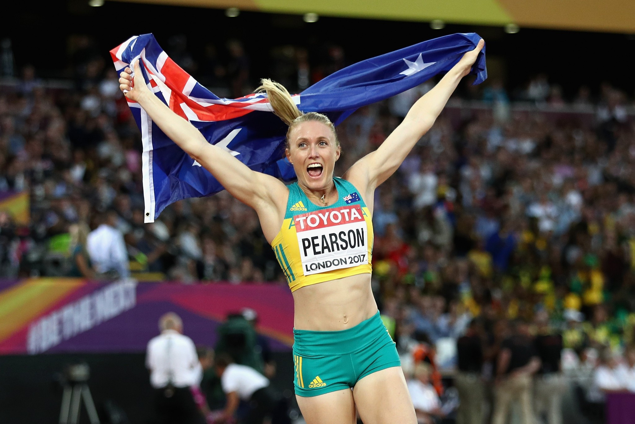 Australia's Sally Pearson celebrates her comeback victory in the 100m hurdles ©Getty Images