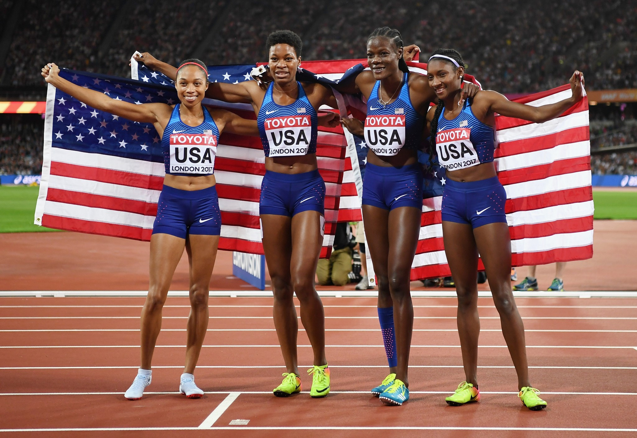 The United States blew the rest of the field out of the water on their way to the women's 4x400m relay crown ©Getty Images