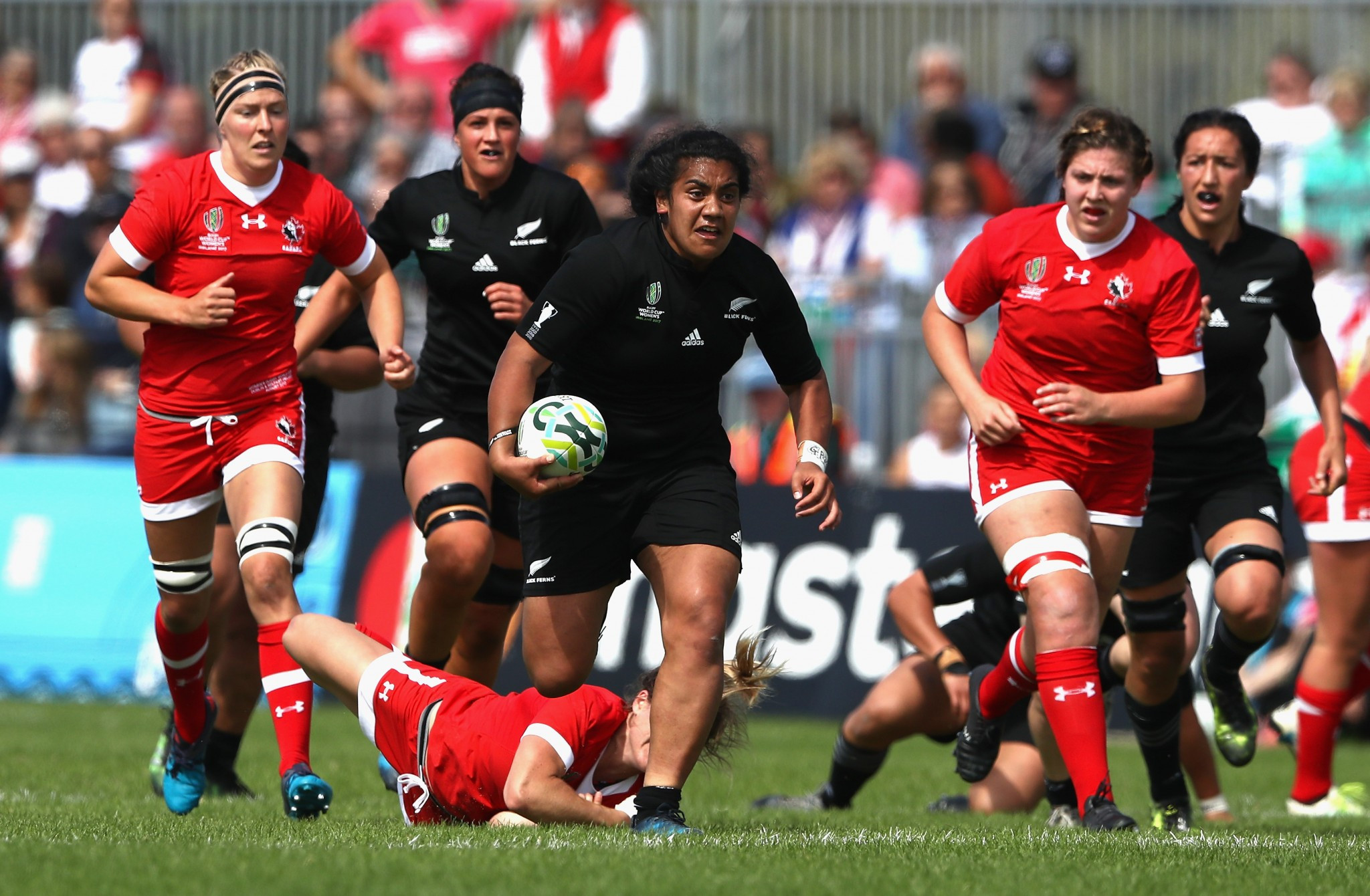 England and New Zealand among teams to book semi-final places at Women's Rugby World Cup