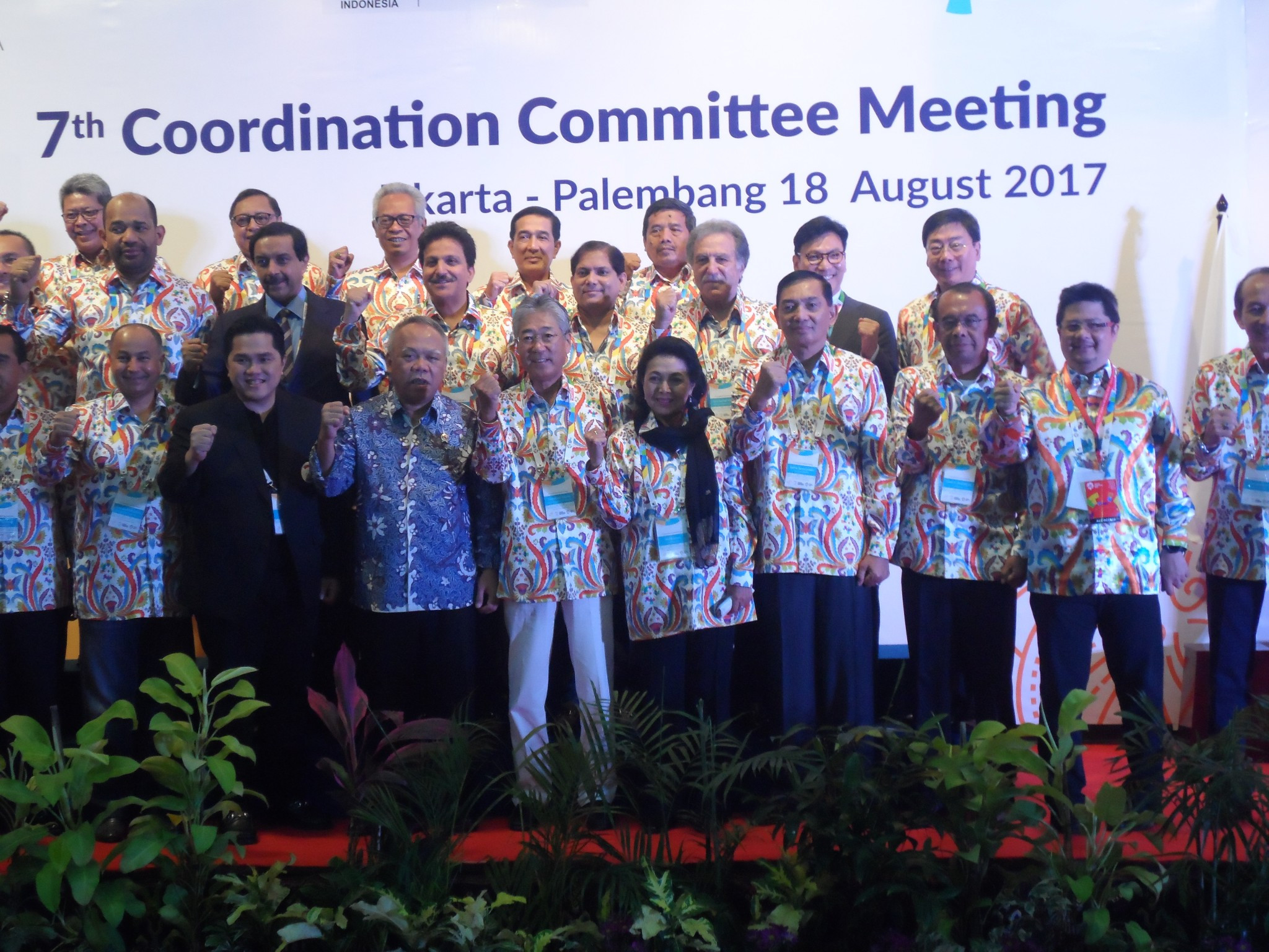 Delegates and officials celebrate a productive and successful 7th Coordination Committee meeting in Jakarta exactly a year before the 18th Asian Games get underway there ©OCA
