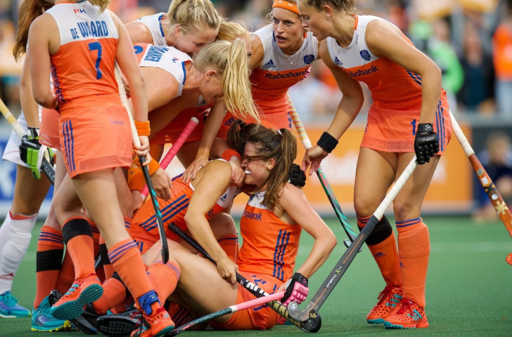 Lidewij Welten is mobbed after getting the first goal in the Netherlands' 3-1 win over Spain ©EuroHockey