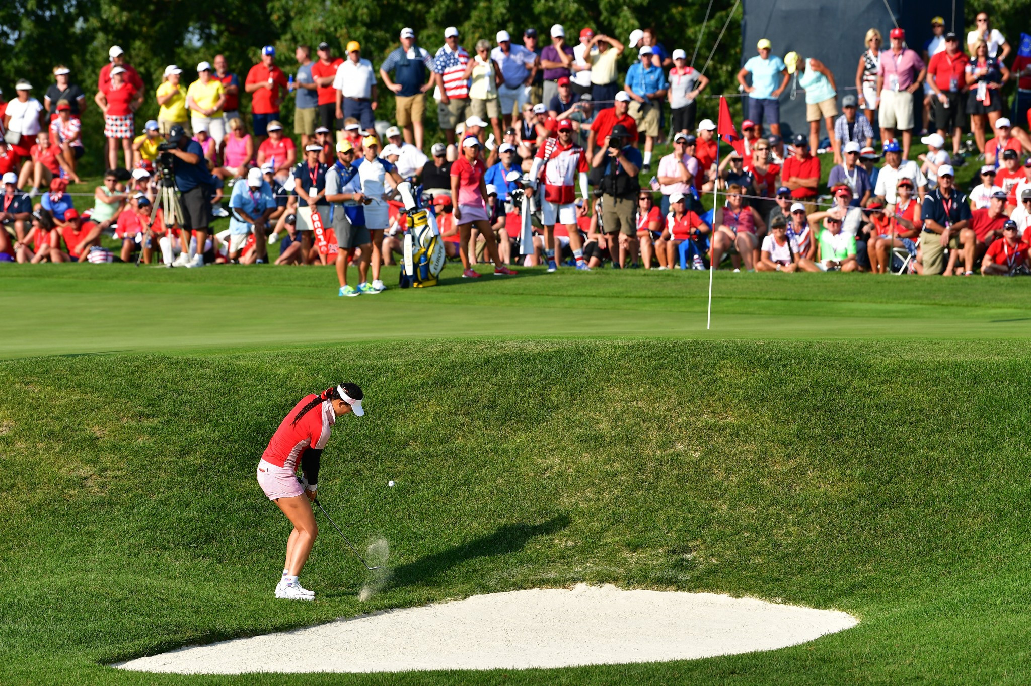 US enjoy dominant afternoon to take lead at Solheim Cup