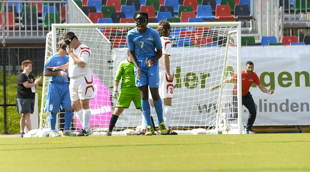Paul Iboyo scored all four goals as Italy beat Romania ©IBSA