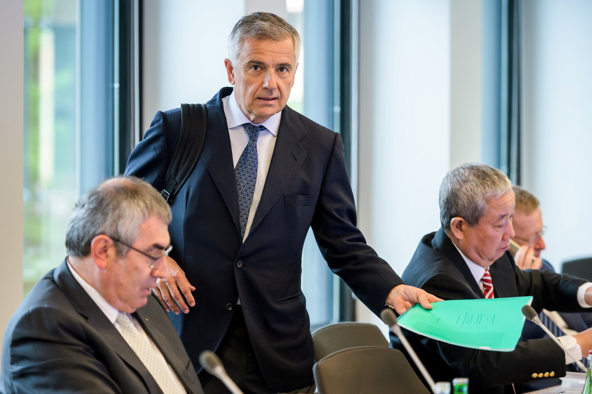 Does Juan Antonio Samaranch Junior, standing, have the best chance of succeeding Thomas Bach of any member of the current Executive Board? ©Getty Images