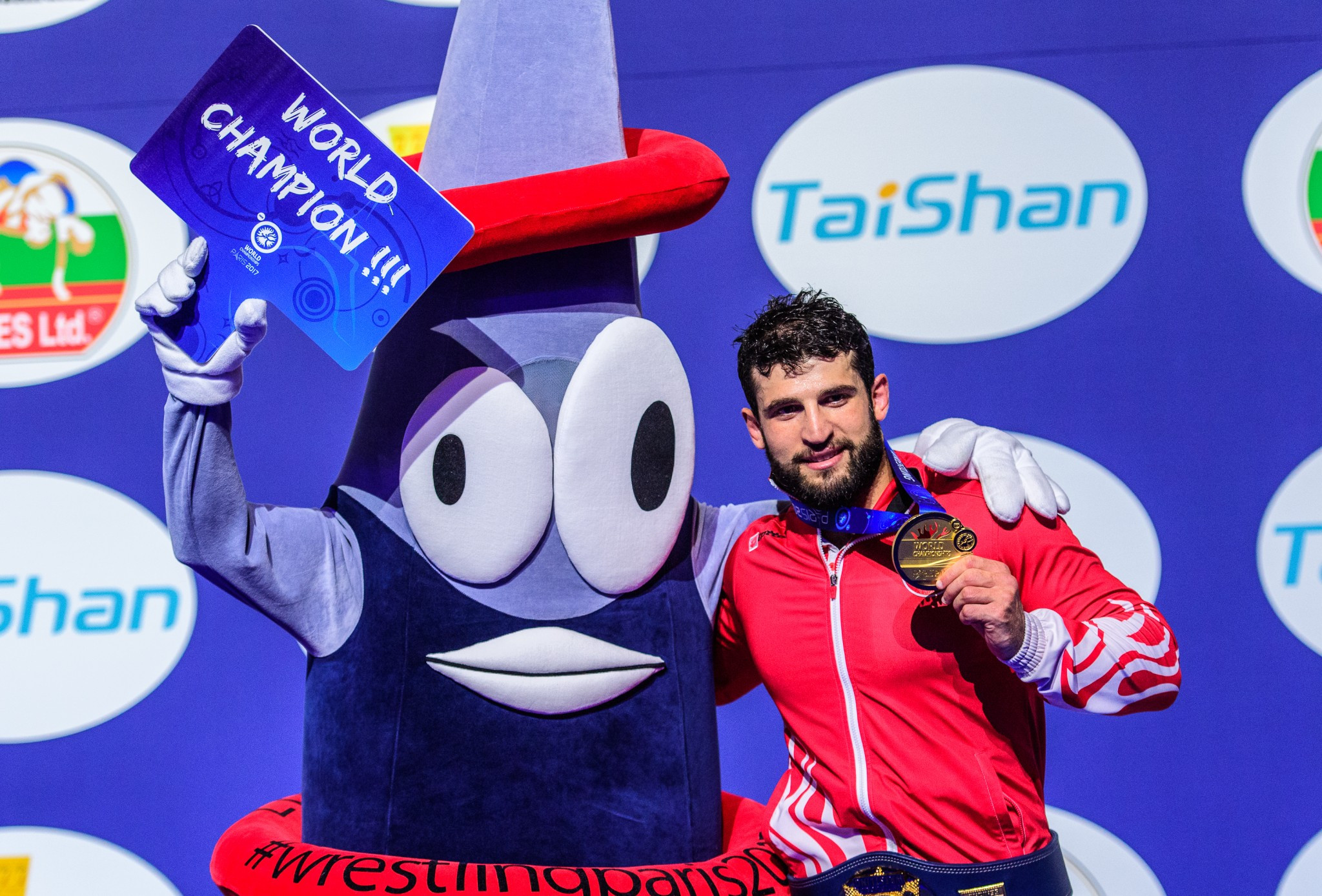 Metehan Basar of Turkey claimed the 85kg honours ©UWW