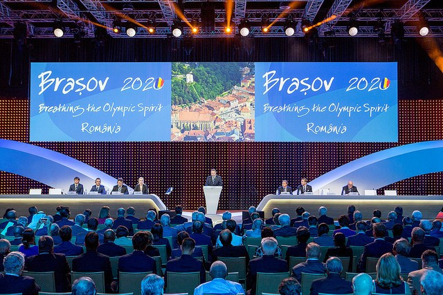 Brasov 2020 present to the IOC in the 2020 Winter Youth Olympic race ©IOC