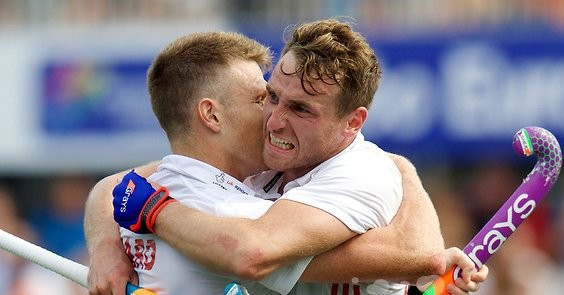 England fight back to reach men's semi-finals at EuroHockey Championships