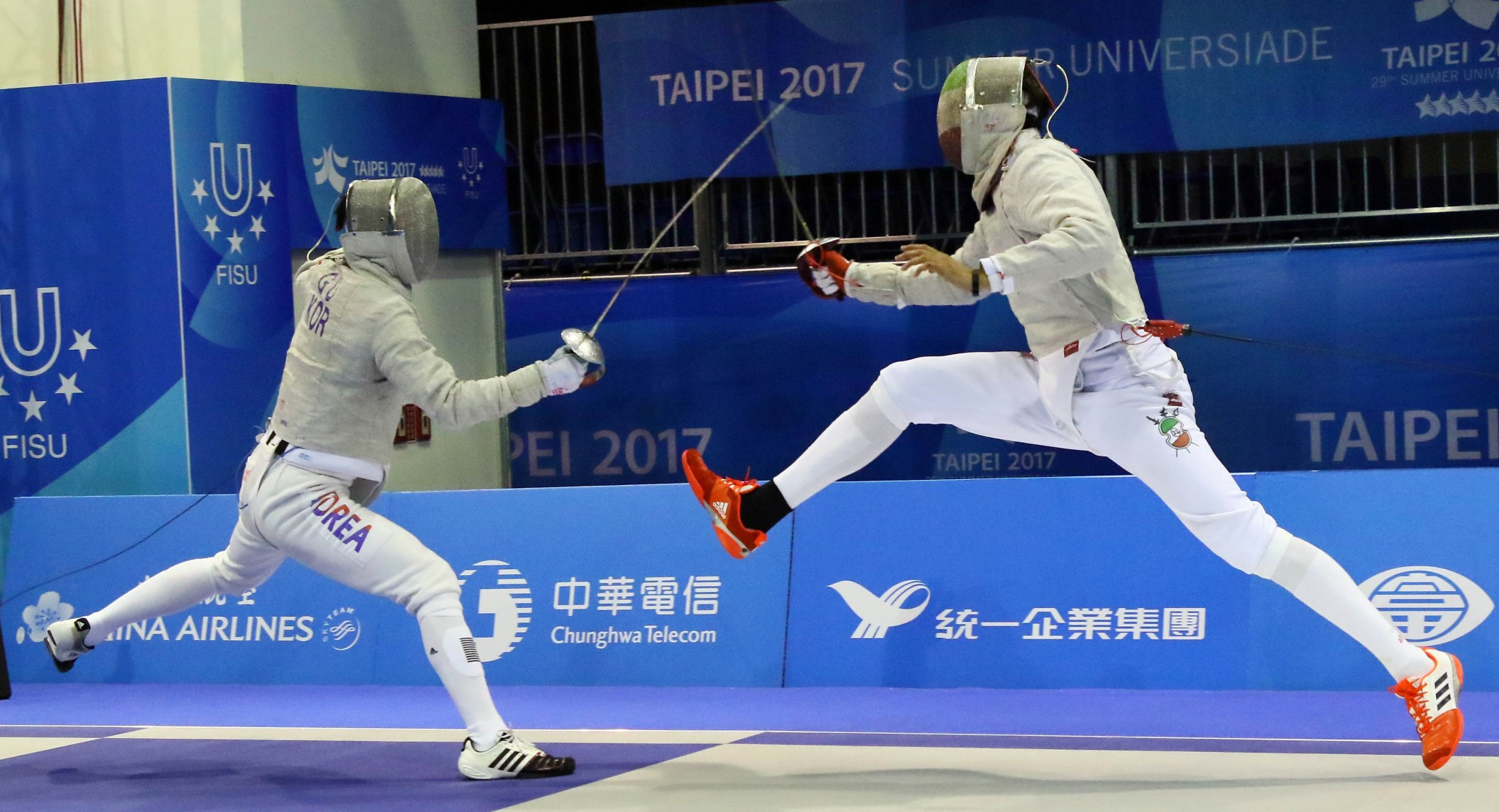 The first team fencing finals got underway today ©Taipei 2017