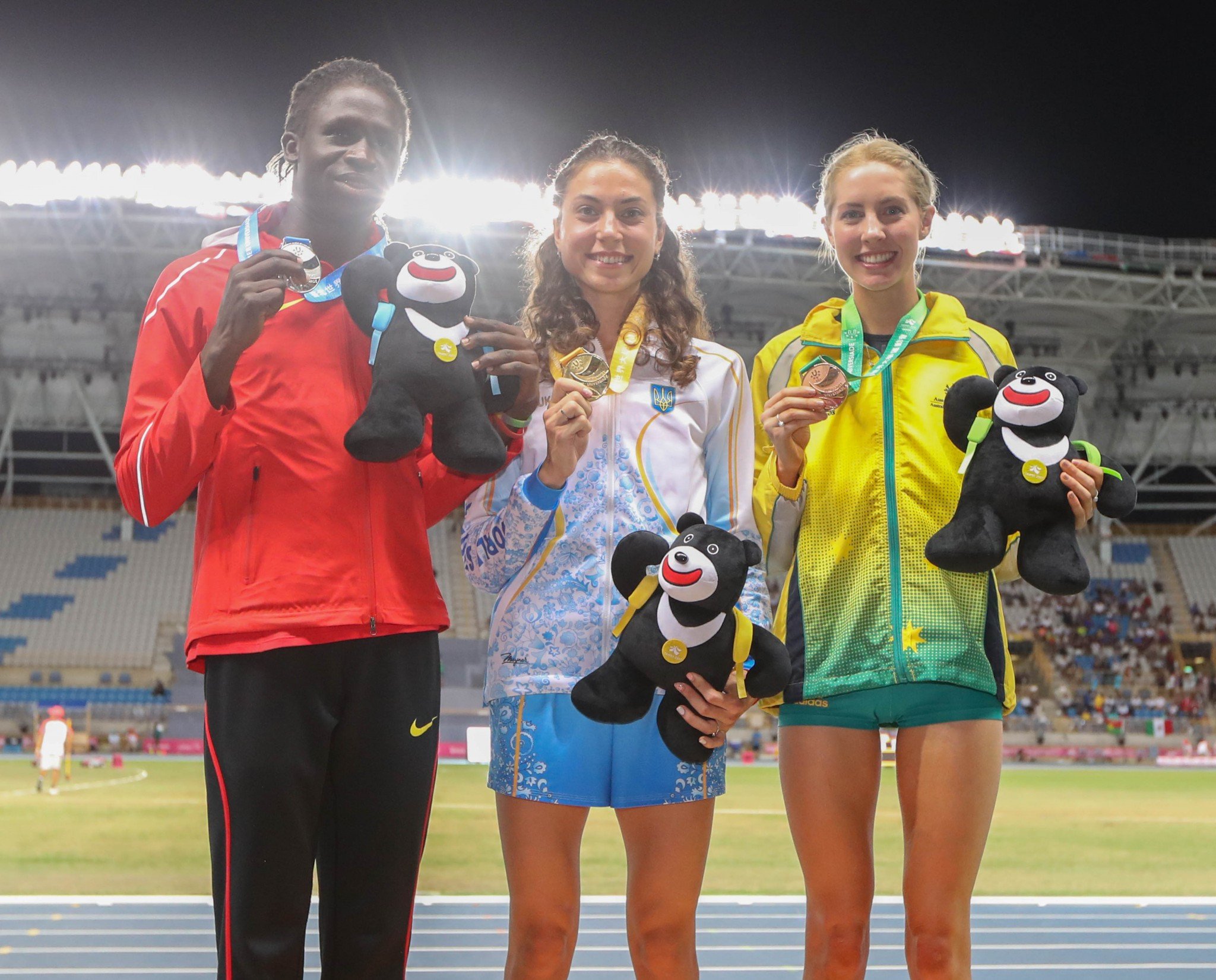 Olga Liakhova, centre, received the women's 800m gold at the medal ceremony before Cuba’s Rose Almanza Blanco was reinstated ©Taipei 2017