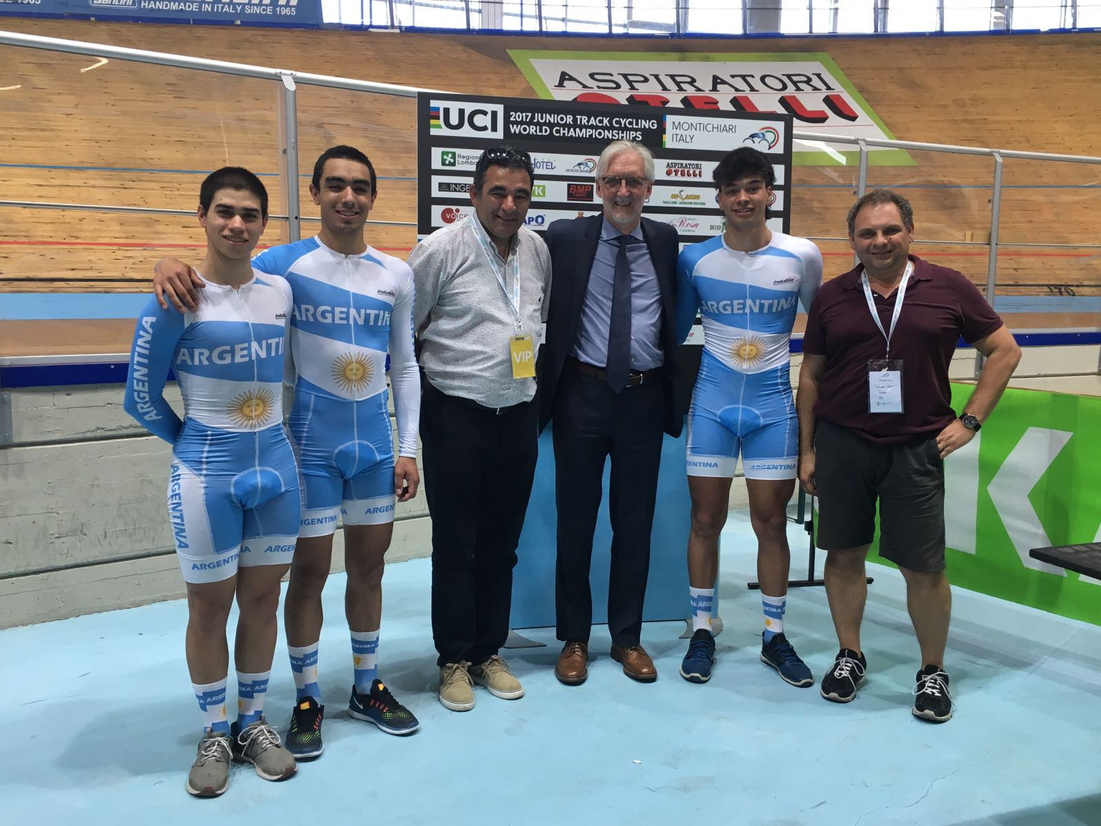 Cookson praises growth of sport during visit to UCI Junior World Championships