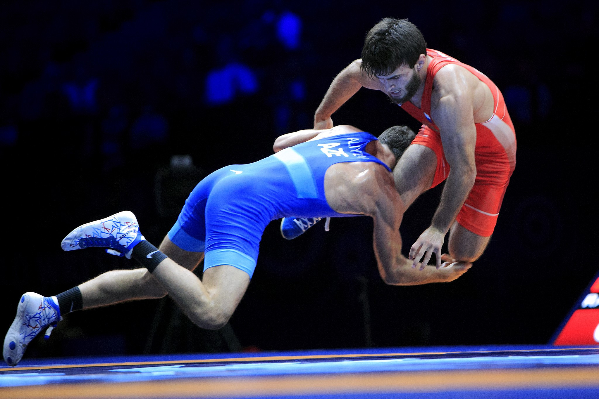 Haji Aliyev of Azerbaijan beat Gadzhimurad Rashidov of Russia in the final of the 61kg event ©UWW