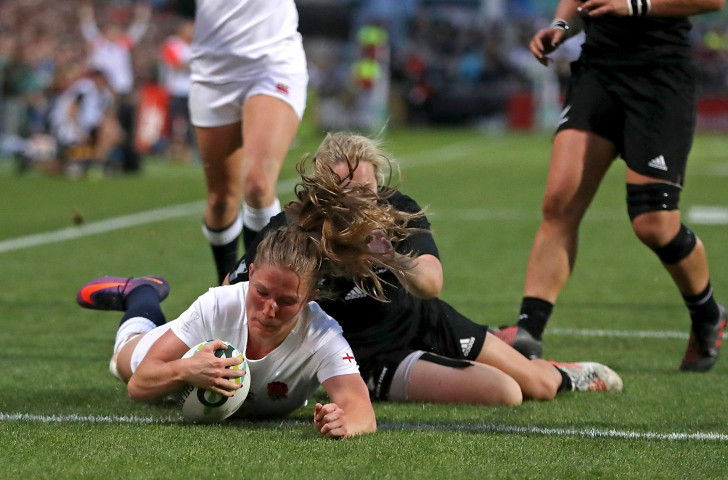 England's Lydia Thompson scored two tries but it was not enough ©Getty Images