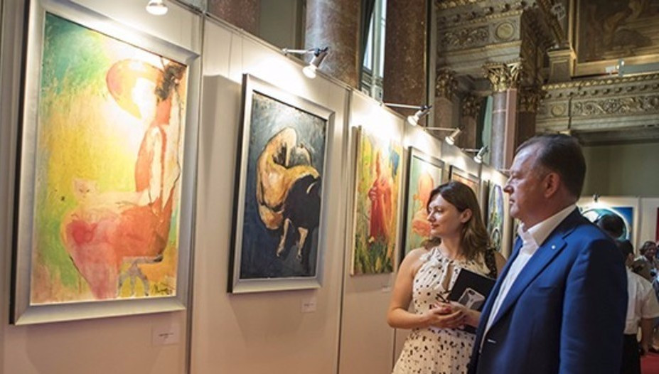 IJF President Marius Vizer opened the special art exhibition to coincide with the World Championships ©IJF