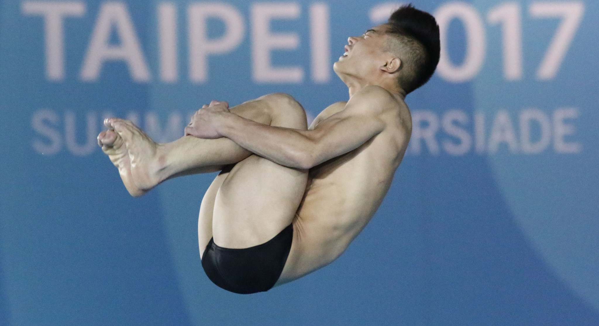Ri Hyon Ju took gold in the men's platform diving final ©Taipei 2017