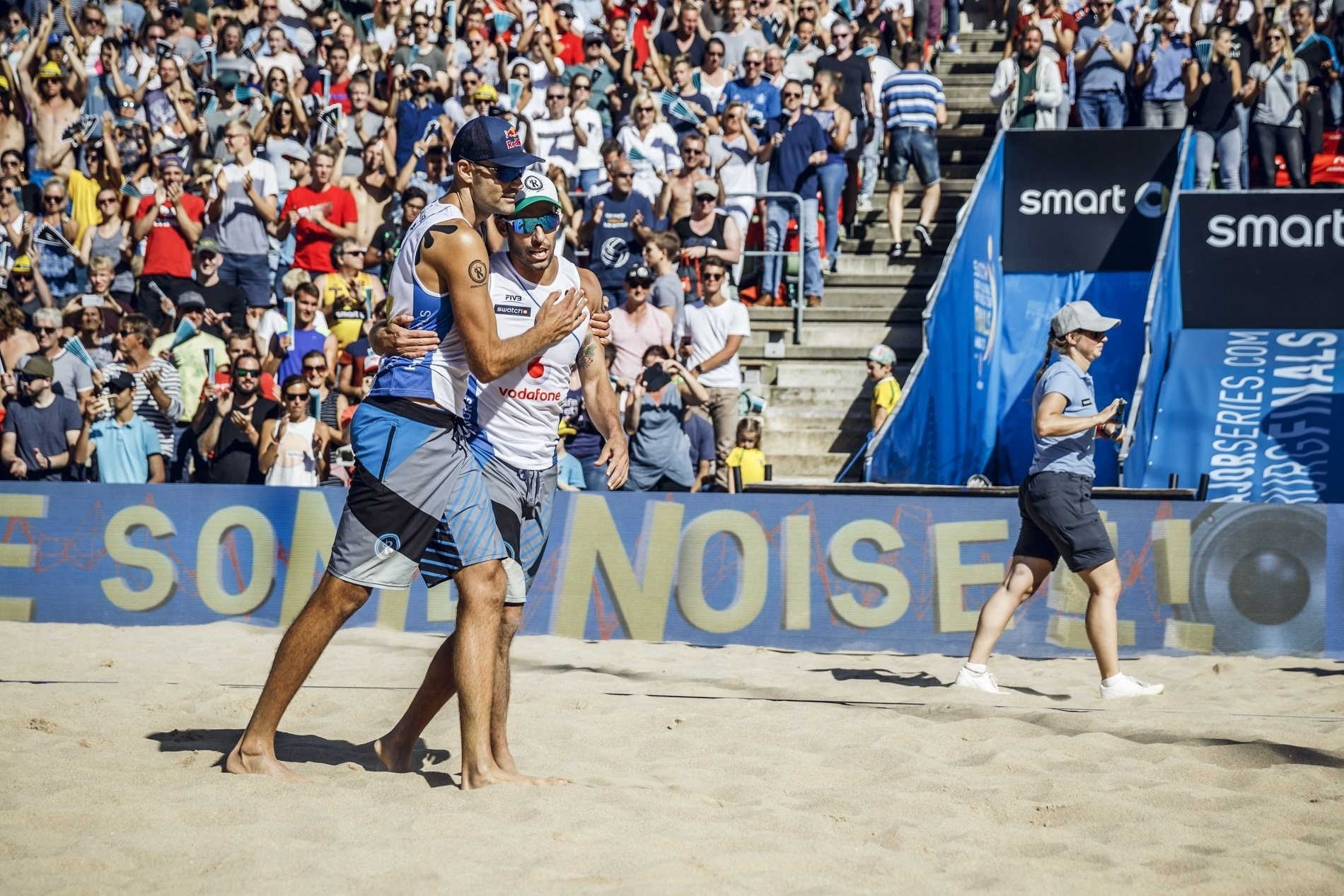 Lucena and Dalhausser beat world champions to take FIVB World Tour Finals win