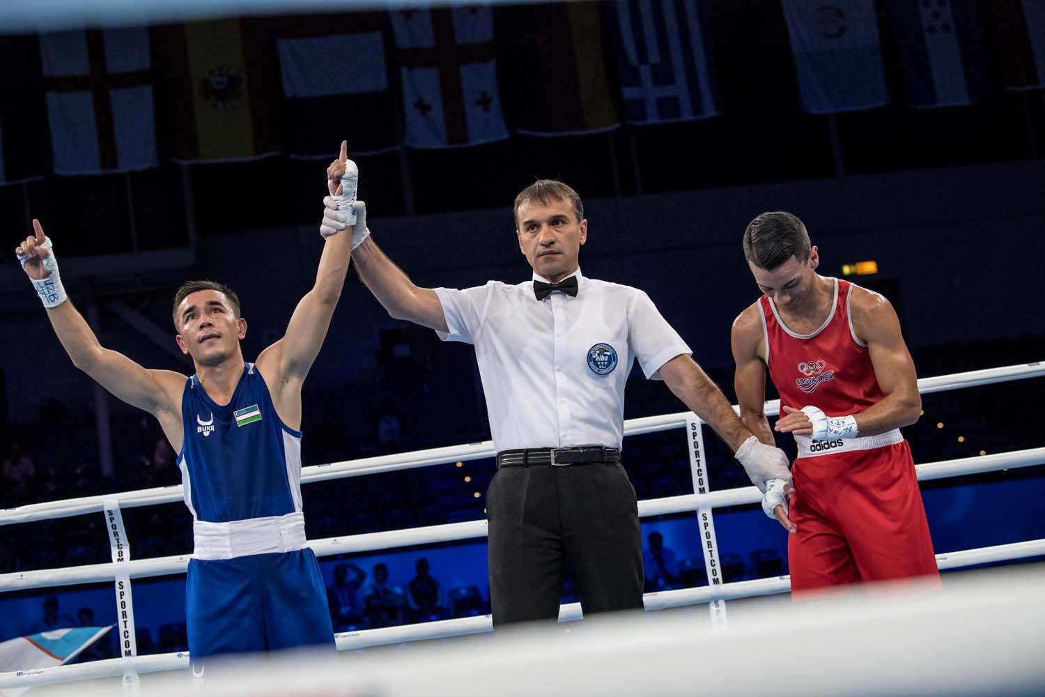 Olympic light flyweight champion Hasanboy Dusmatov of Uzbekistan started his quest for the world title with a 5-0 success over Costa Rica's Robinson Rodriguez Castillo ©AIBA