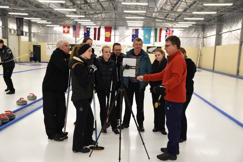 Competitors from Australia and New Zealand took part in the World Curling Federation Stepping Stones programme led by competitions and development officer Scott Arnold in Naseby ©NZCA