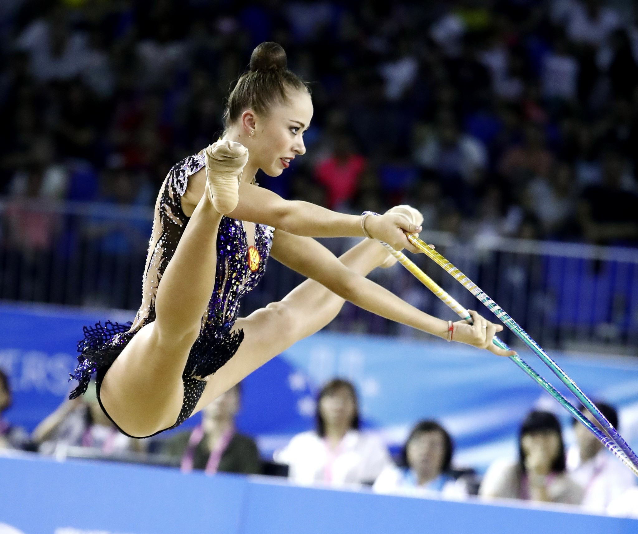 Iuliia Bravikova led a Russian one-two in the women’s all-around rhythmic gymnastics final ©Taipei 2017
