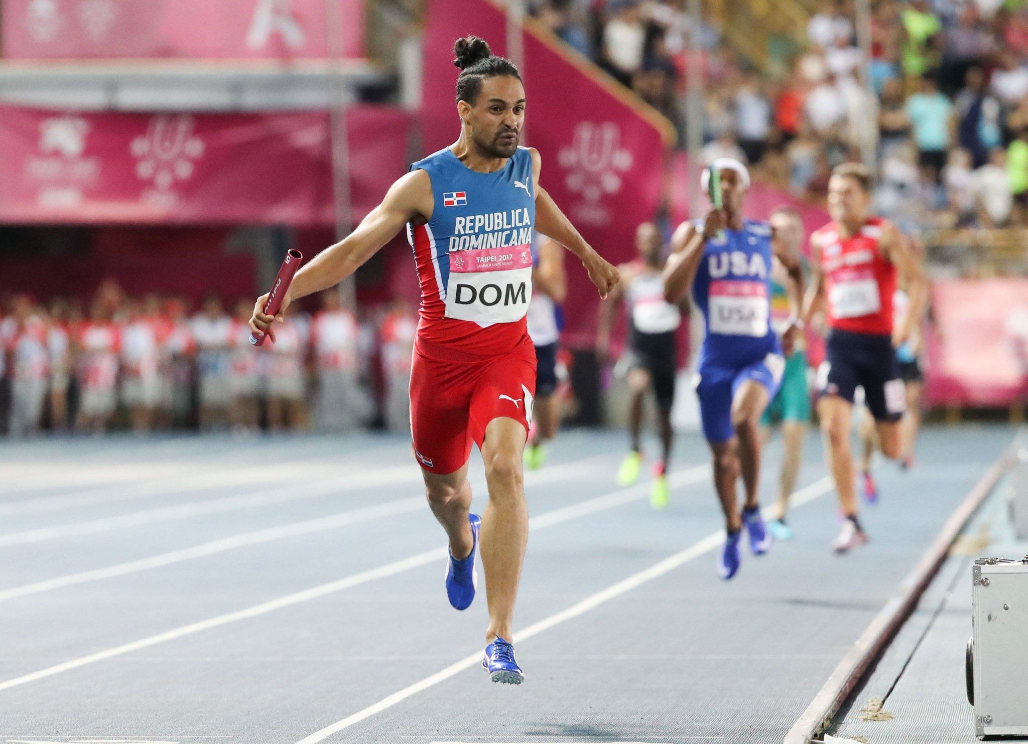 The Dominican Republic stormed to men's 4x400m gold ©Taipei 2017 
