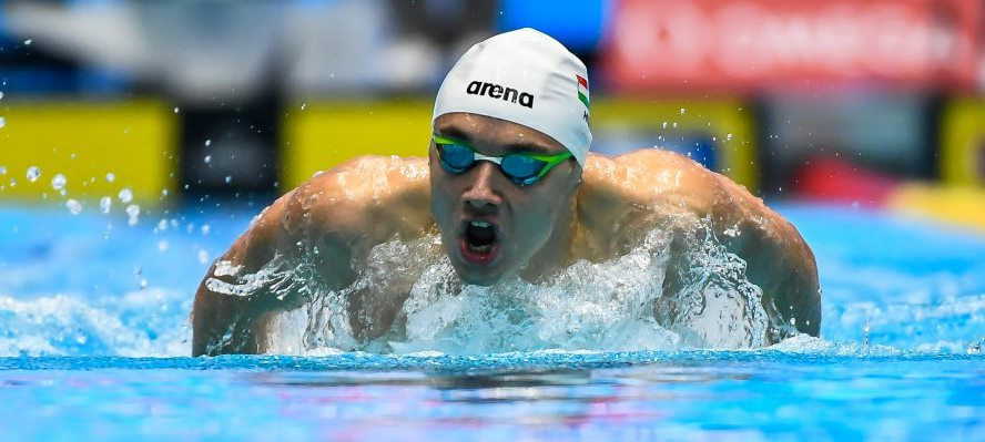 Hungary’s Kristóf Milák set a FINA World Junior Championships record time on his way to winning the men’s 200m butterfly event today ©FINA/Istvan Derencsenyi