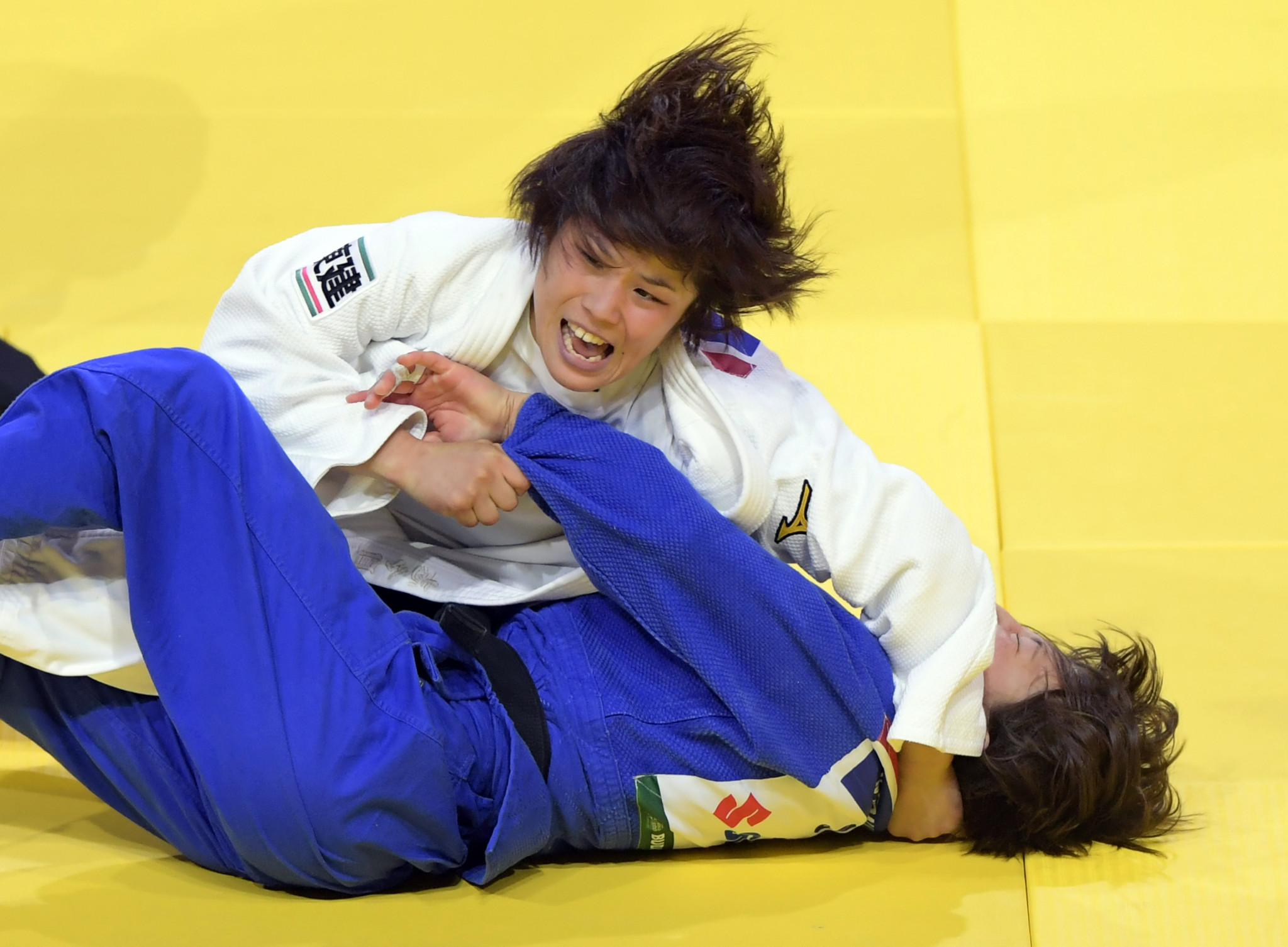 Ai Shishime beat compatriot Natsumi Tsunoda to win the under 52kg title ©Getty Images