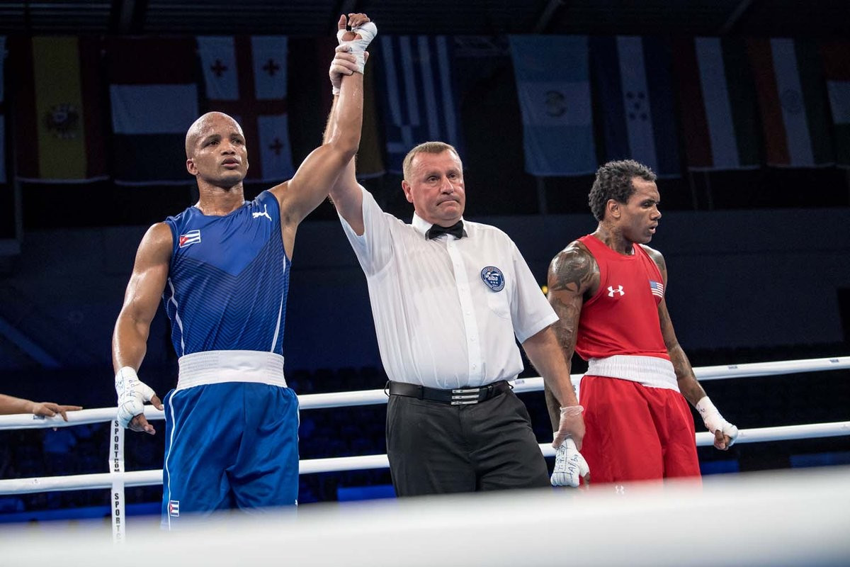 Cuba's Roniel Iglesias, a former world and Olympic champion at light welterweight, beat American Quinton Randall to a semi-final berth at welterweight ©AIBA