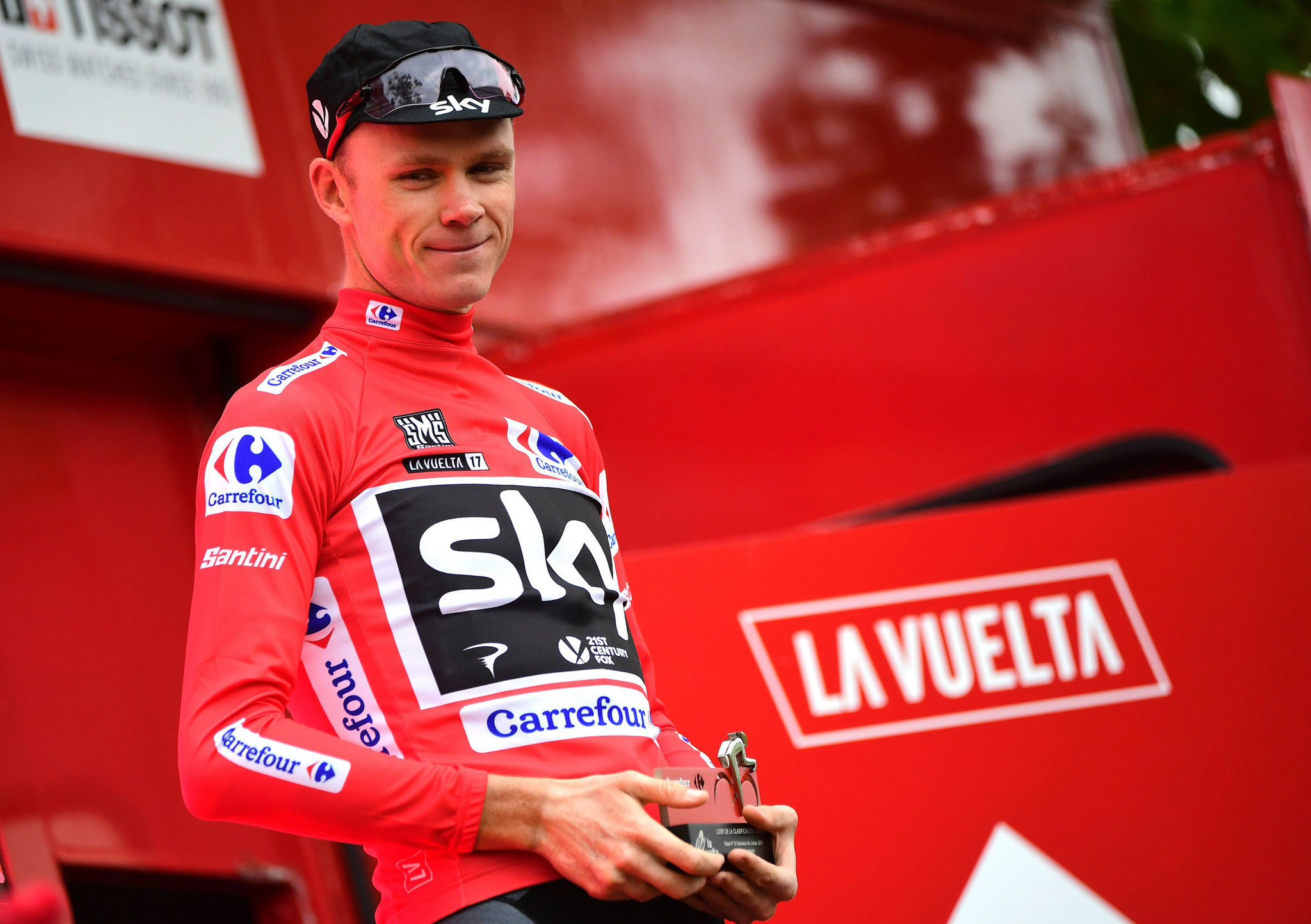 Chris Froome remains in the leader's red jersey ©Getty Images